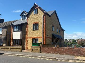1 bedroom ground flat to rent