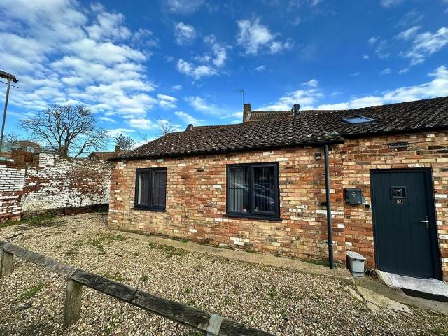 1 bedroom ground flat to rent