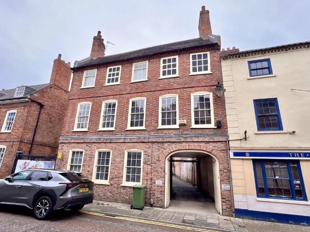 1 bedroom ground flat to rent