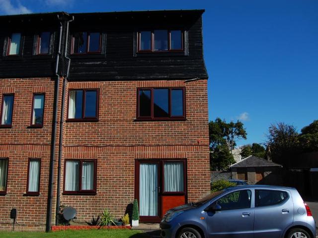 1 bedroom ground flat to rent