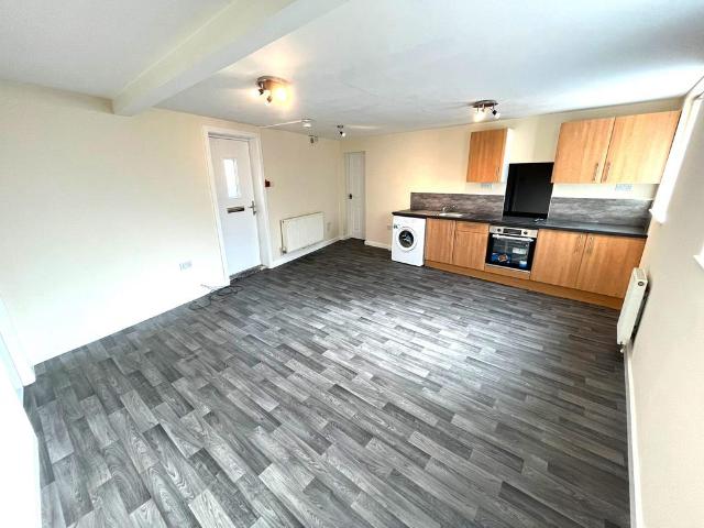 1 bedroom ground flat to rent