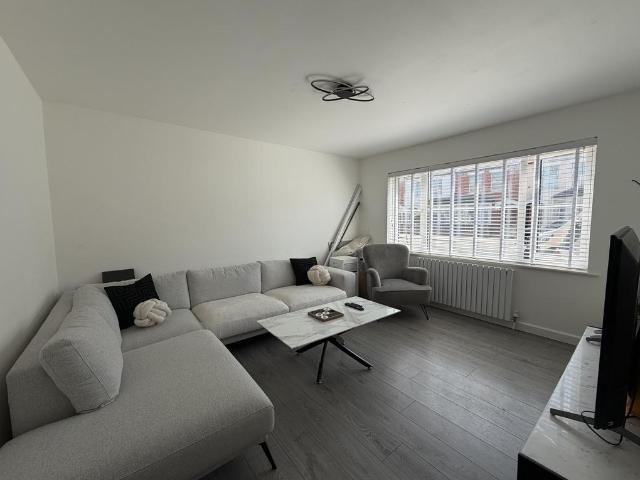 1 bedroom ground flat to rent