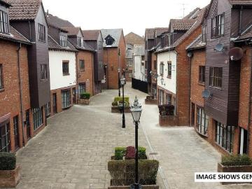 1 bedroom ground flat to rent