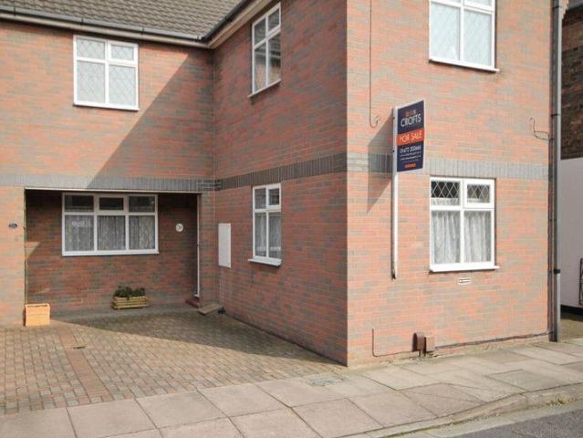 1 bedroom ground flat to rent