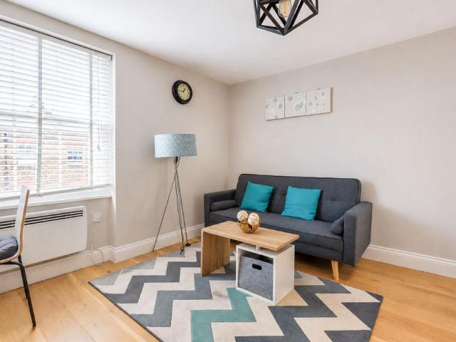 1 bedroom ground flat to rent