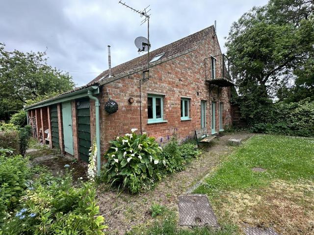 1 bedroom ground flat to rent