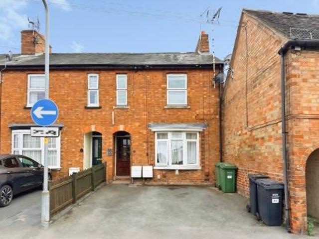 1 bedroom Ground floor maisonette To Let