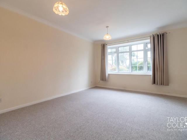 1 bedroom ground floor maisonette to rent