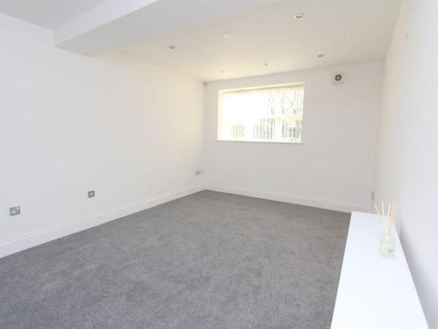 1 bedroom ground floor maisonette to rent