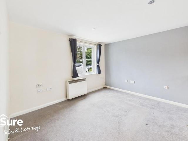 1 bedroom ground floor maisonette to rent