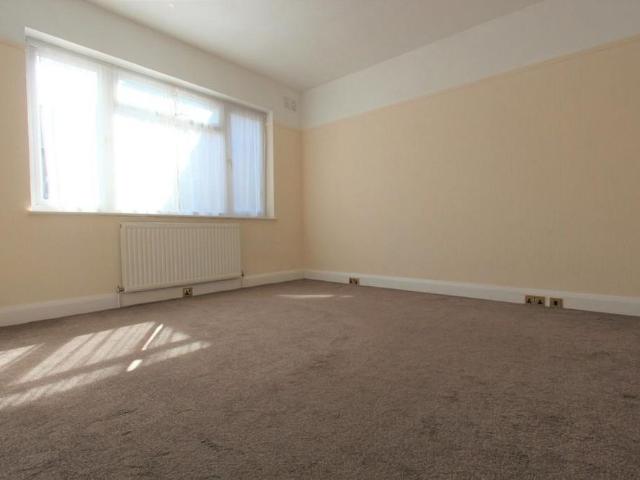 1 bedroom ground floor maisonette to rent
