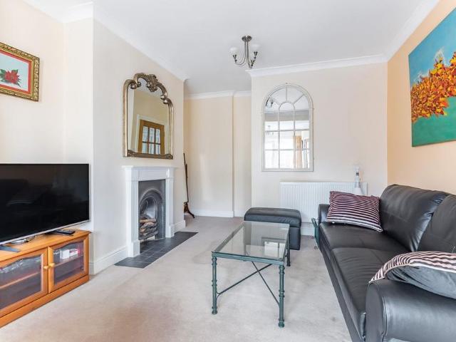 1 bedroom ground floor maisonette to rent