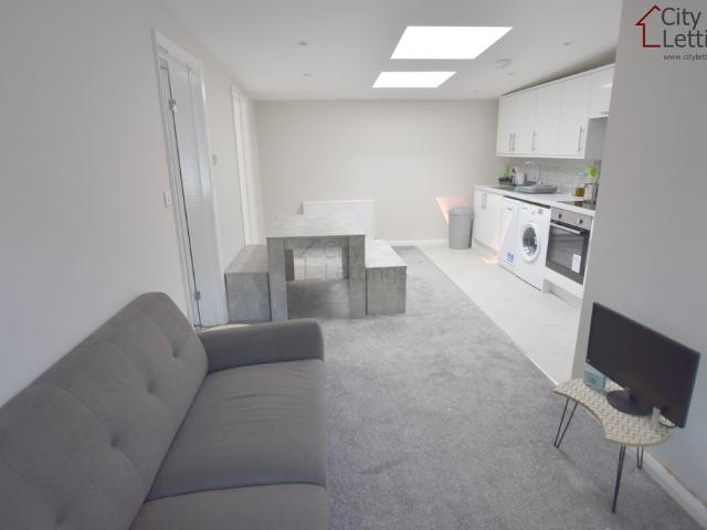 1 Bedroom Ground Floor Flat