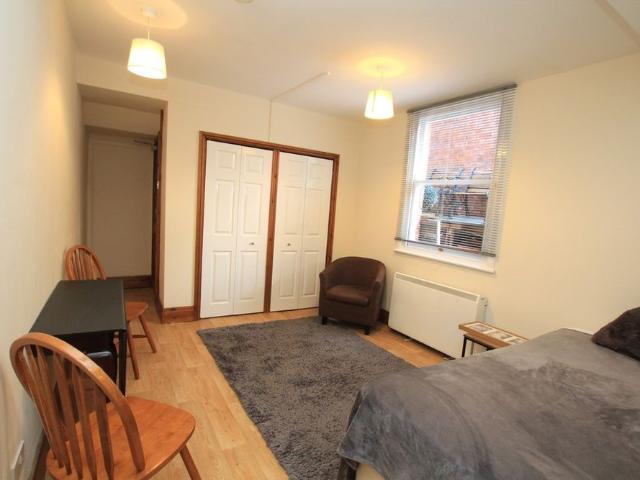 1 Bedroom Ground Floor Flat, Chester