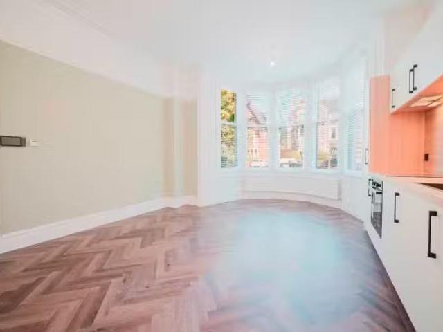 1 bedroom ground floor flat for rent in Cathedral Road, Cardif.