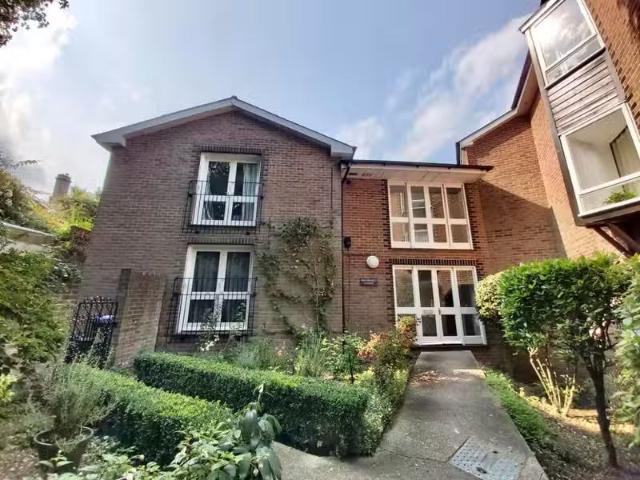 1 bedroom ground floor flat for rent in Broomans Lane, Lewes.