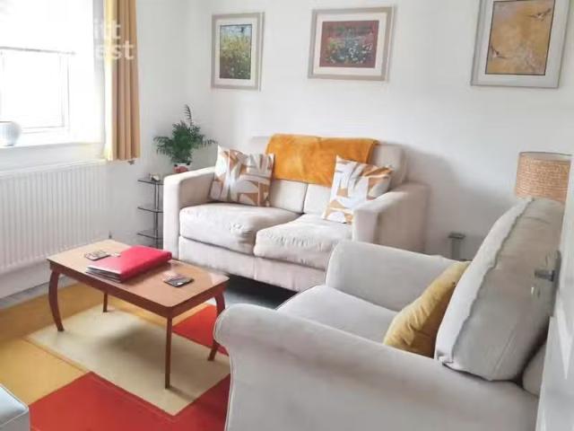 1 bedroom ground floor flat for rent in Gladys Avenue, Peaceha.