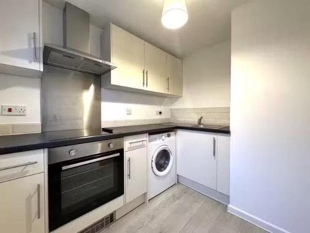 1 bedroom ground floor flat for rent in Old Heath, Ranger Walk.