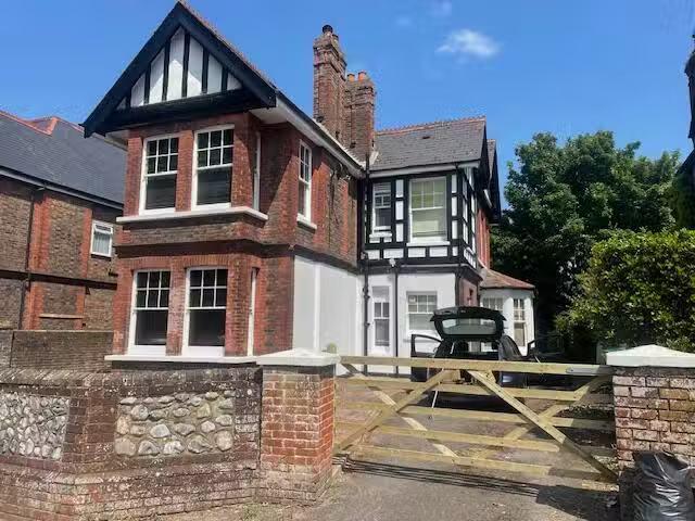 1 bedroom ground floor flat for rent in Shakespeare Road, Wort.
