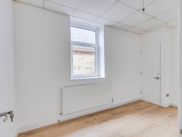 1 bedroom ground floor flat for rent in Pen Y Lan Road, Penylan, Cardiff, CF23 5HY, CF23