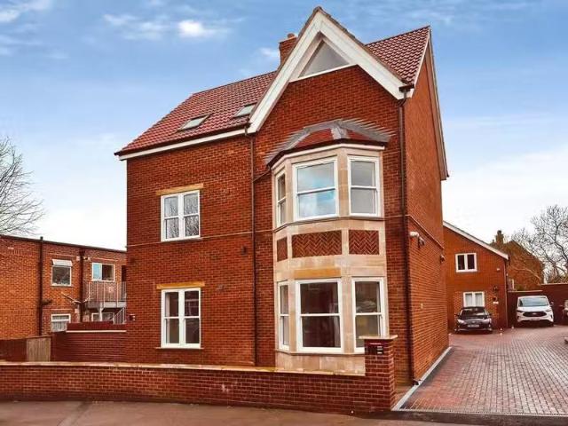 1 bedroom ground floor flat for rent in The Avenue, Yeovil, BA21
