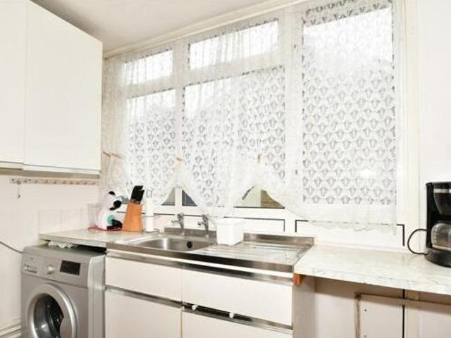 1 Bedroom Ground Floor Flat For Sale In Crawley