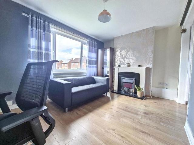 1 bedroom ground floor flat to rent