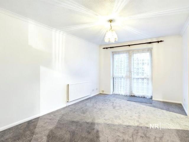 1 bedroom ground floor flat to rent