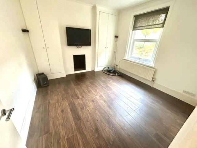 1 bedroom ground floor flat to rent