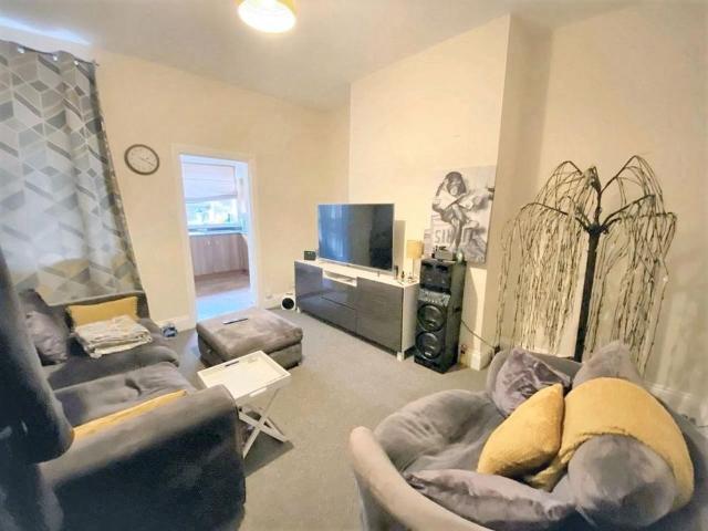 1 bedroom ground floor flat to rent