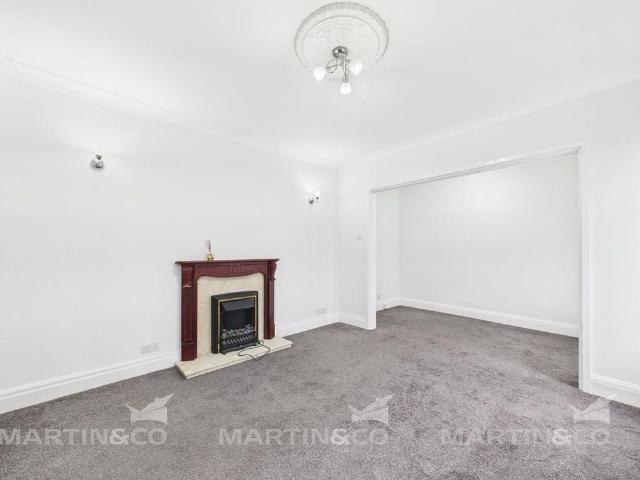 1 bedroom ground floor flat to rent