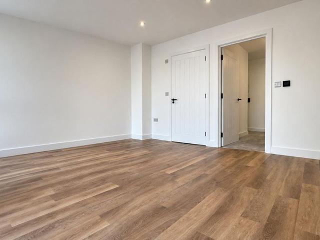 1 bedroom ground floor flat to rent