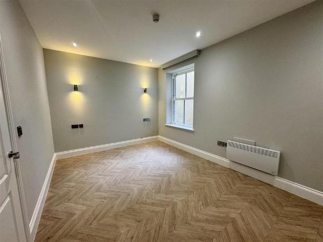 1 bedroom ground floor flat to rent