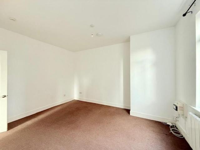 1 bedroom ground floor flat to rent