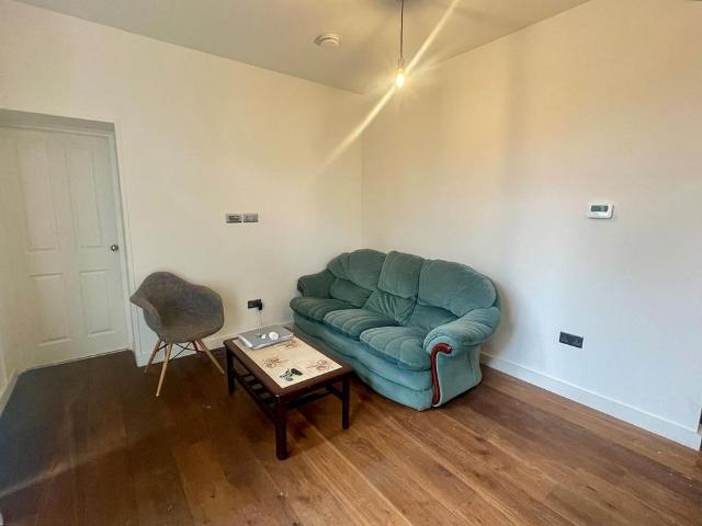 1 bedroom ground floor flat to rent