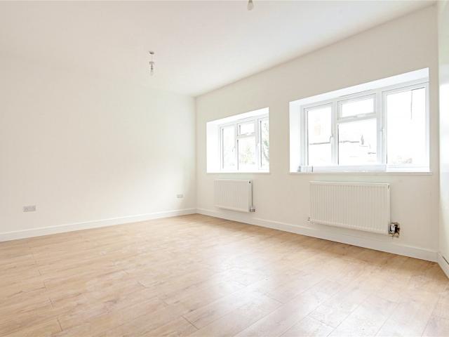 1 bedroom Ground floor flat to rent