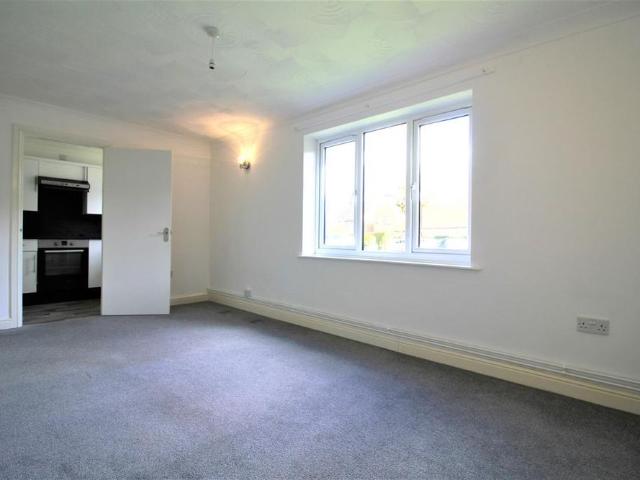 1 bedroom ground floor flat to rent