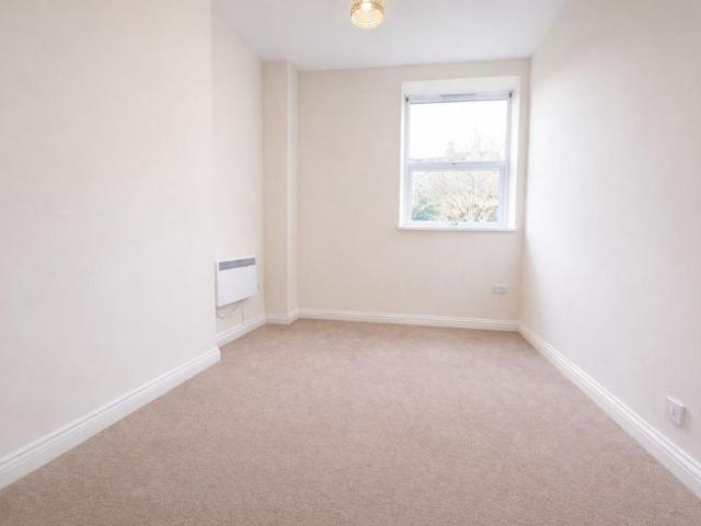 1 bedroom ground floor flat to rent
