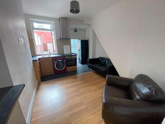 1 bedroom ground floor flat to rent