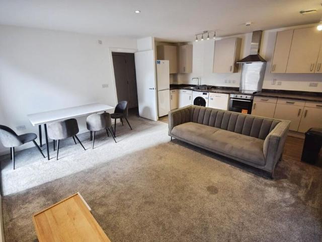 1 bedroom ground floor flat to rent