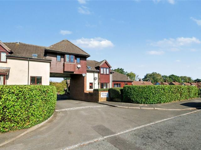 1 bedroom Ground floor flat to rent