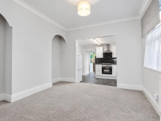 1 bedroom ground floor flat to rent