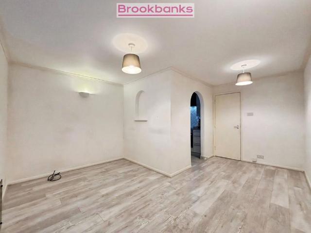 1 bedroom ground floor flat to rent
