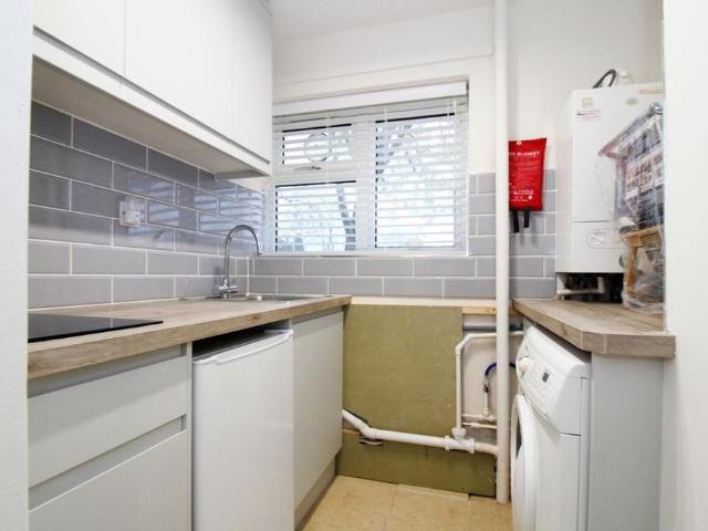 1 bedroom ground floor flat to rent