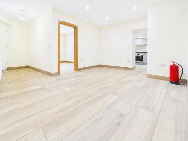 1 bedroom ground floor flat to rent