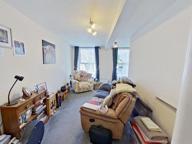 1 bedroom ground floor flat to rent