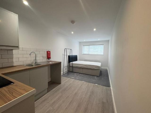 1 bedroom ground floor flat to rent