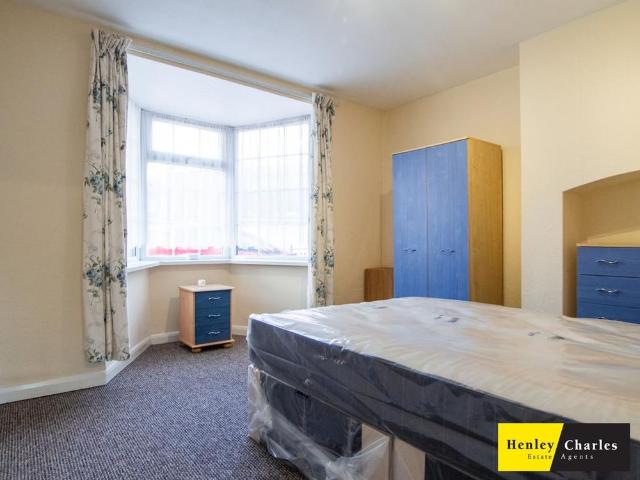 1 bedroom ground floor flat to rent