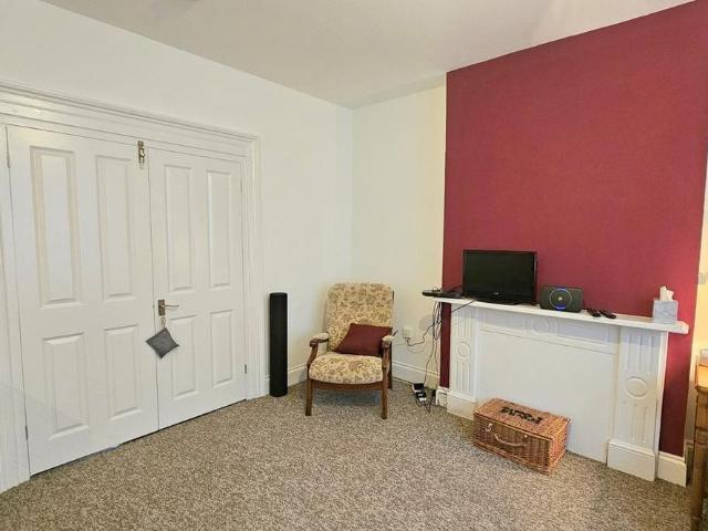 1 bedroom ground floor flat to rent