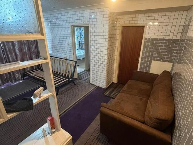 1 bedroom ground floor flat to rent